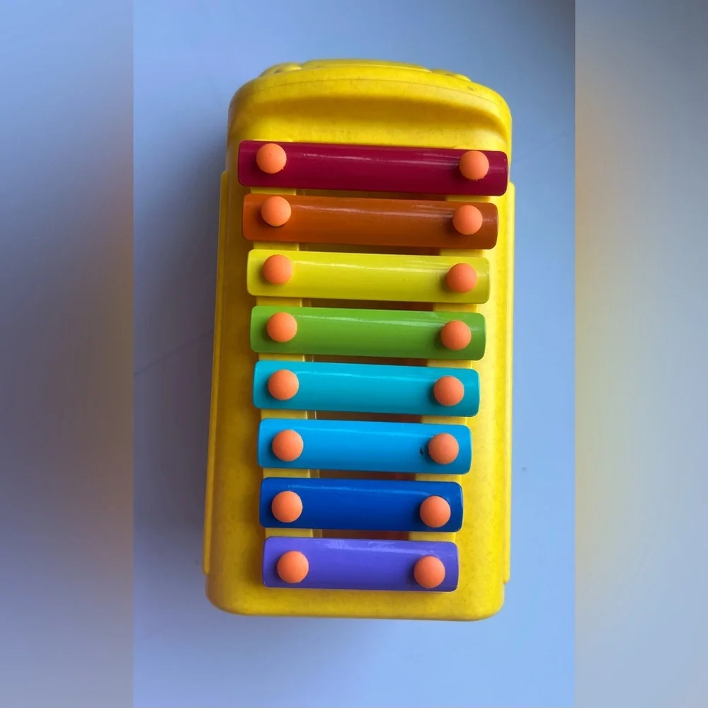 Roo Crew: Xylophone School Bus.